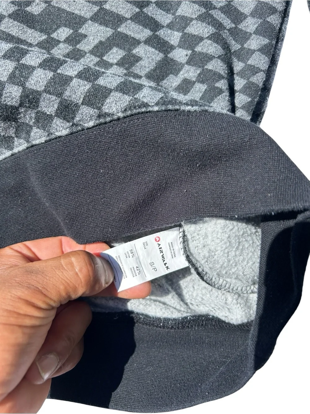 Airwalk Gray & Black Crewneck Sweatshirt Men’s Small